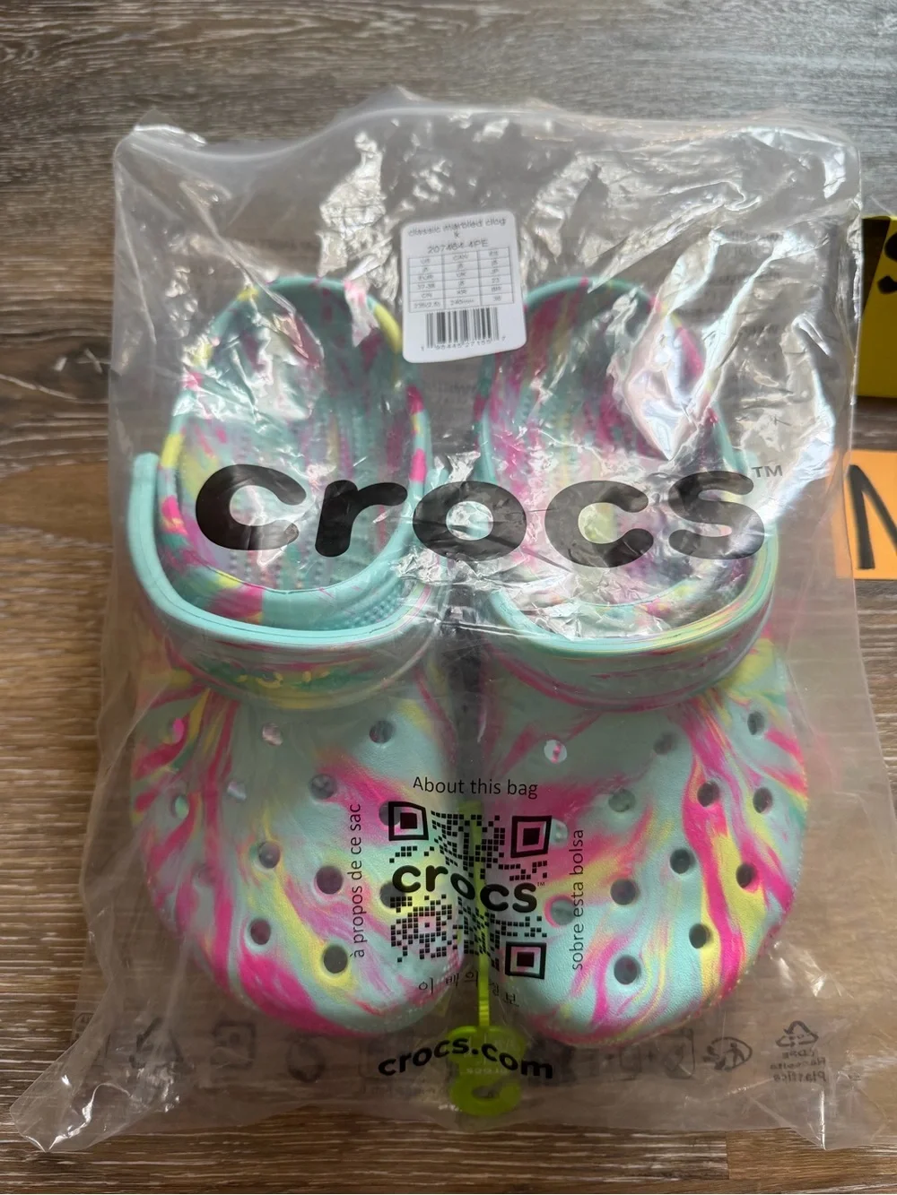 NWT Crocs Kids' Tie-Dye Clog - Mint & Pink (Size 5)